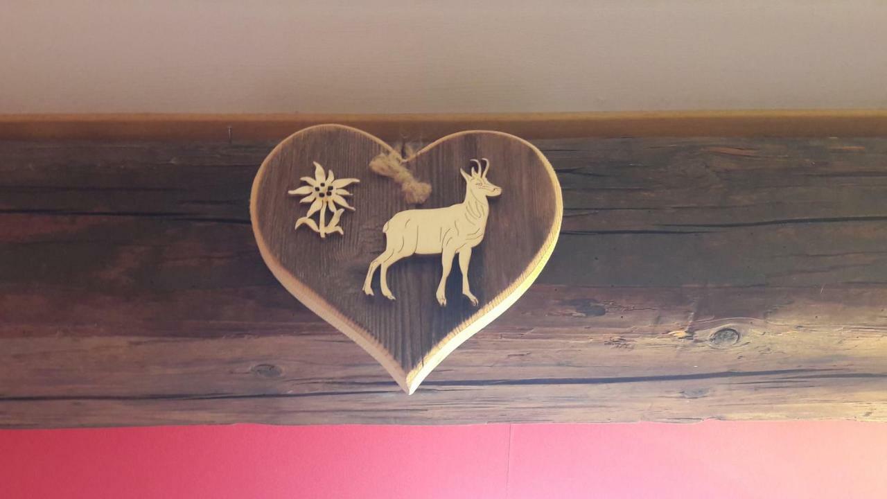 Au Coeur Du Lapidaire Septmoncel-Les-Molunes Ngoại thất bức ảnh
